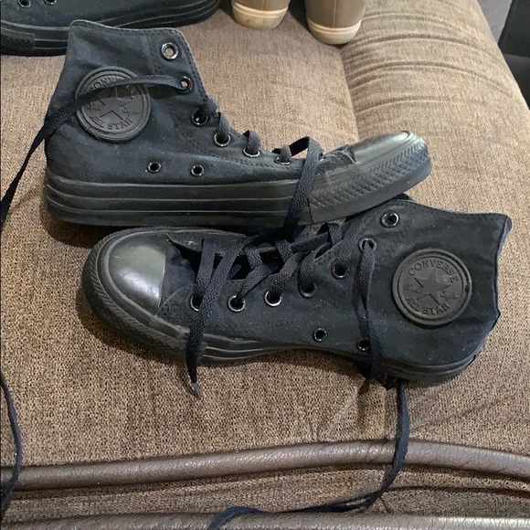 Converse Shoes - Converse black high top size 6.5